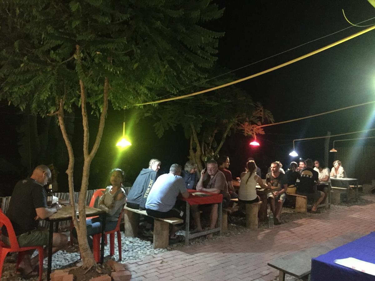 Apartamento Mekong Backpackers Muang Pakbèng Exterior foto